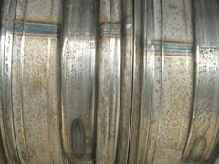 輪泰(tai)科斯汽(qi)配不鏽(xiu)鋼除鏽(xiù)案例