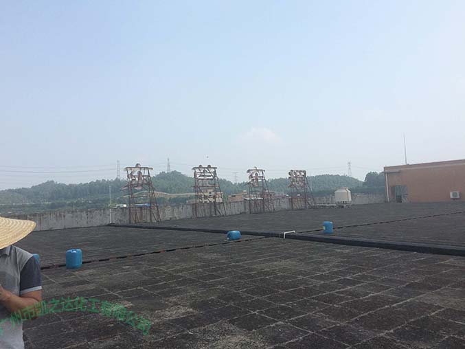 東輝(huī)服裝水(shuǐ)循環系(xì)統除垢(gou)